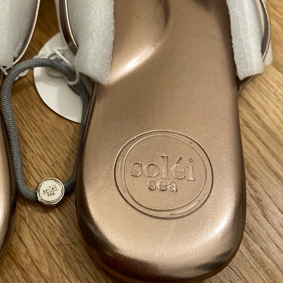 REVOLVE SOLEI SEA women's indie sandal in metallic gold size 11 NWT - Picture 10 of 12